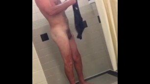 [lockerroomshowers] Spying on an Athletic Daddy in the Gym Showers