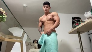 Hung muscle twink - Justin Clark