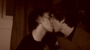 Two twinks kissing