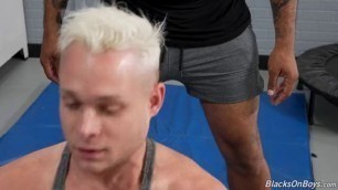 Brother Sucking Sister Dirty Gay Dude Enjoys While Sucking A Big Black Cock In The Gym