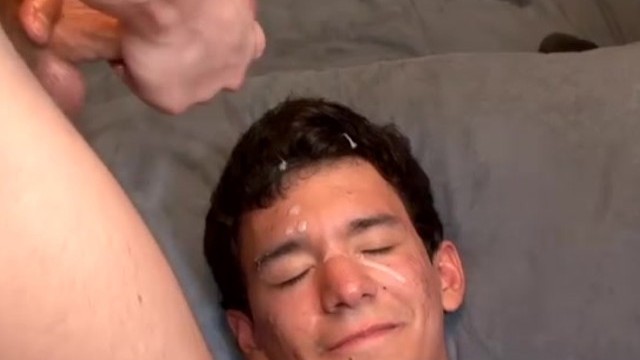Twink Takes a Cum Shower After Suckinggay