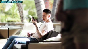 Tattoo stud enjoys barebacking with handsome BF outdoor