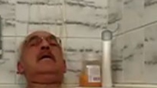 OLD MAN WANK IN THE BATHTHUB